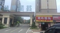 y生意火爆！小区出入口餐饮馄饨店急转d632