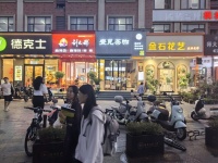 649251火爆！河西大学城几十万学生公寓旁主街咖啡奶茶店低价转让（可空转）