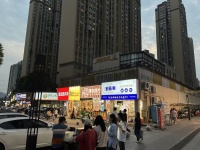 841098 火爆！麓谷企业园核心商圈品牌粉面快餐店优价转让