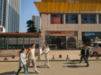 1411230金桥国际未来城写字楼下80平餐饮店低价转让